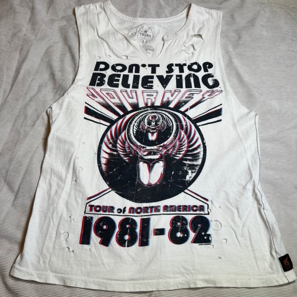 TRUNK LTD Journey Distressed Tank Sz L - Picture 1 of 3